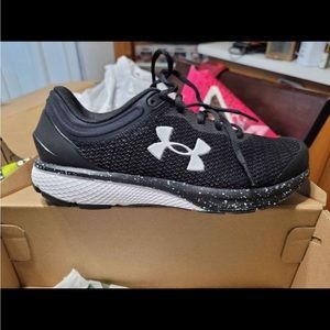 Under Armour Charged Escape 3